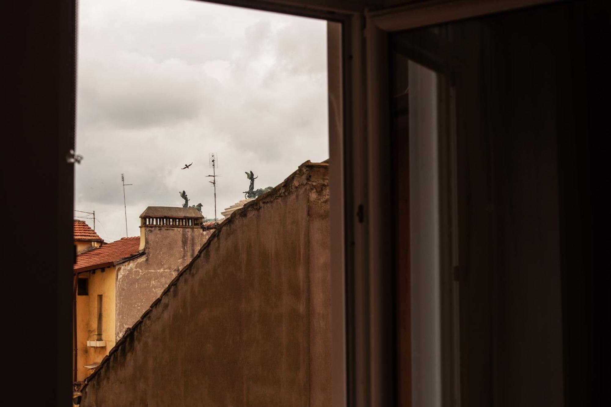 Colosseum View Accomodation โรม ภายนอก รูปภาพ