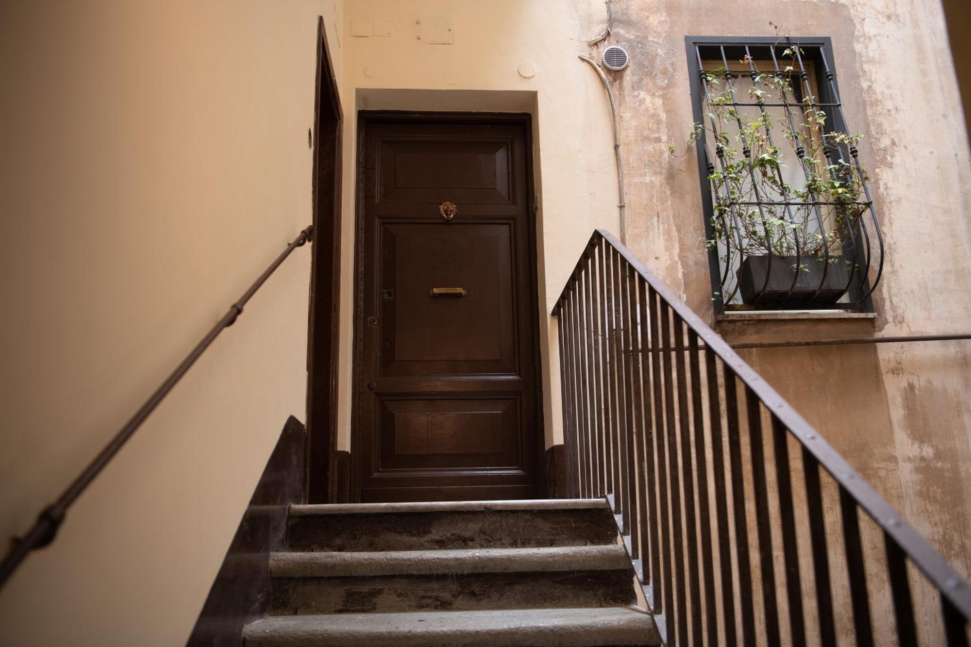 Colosseum View Accomodation โรม ภายนอก รูปภาพ