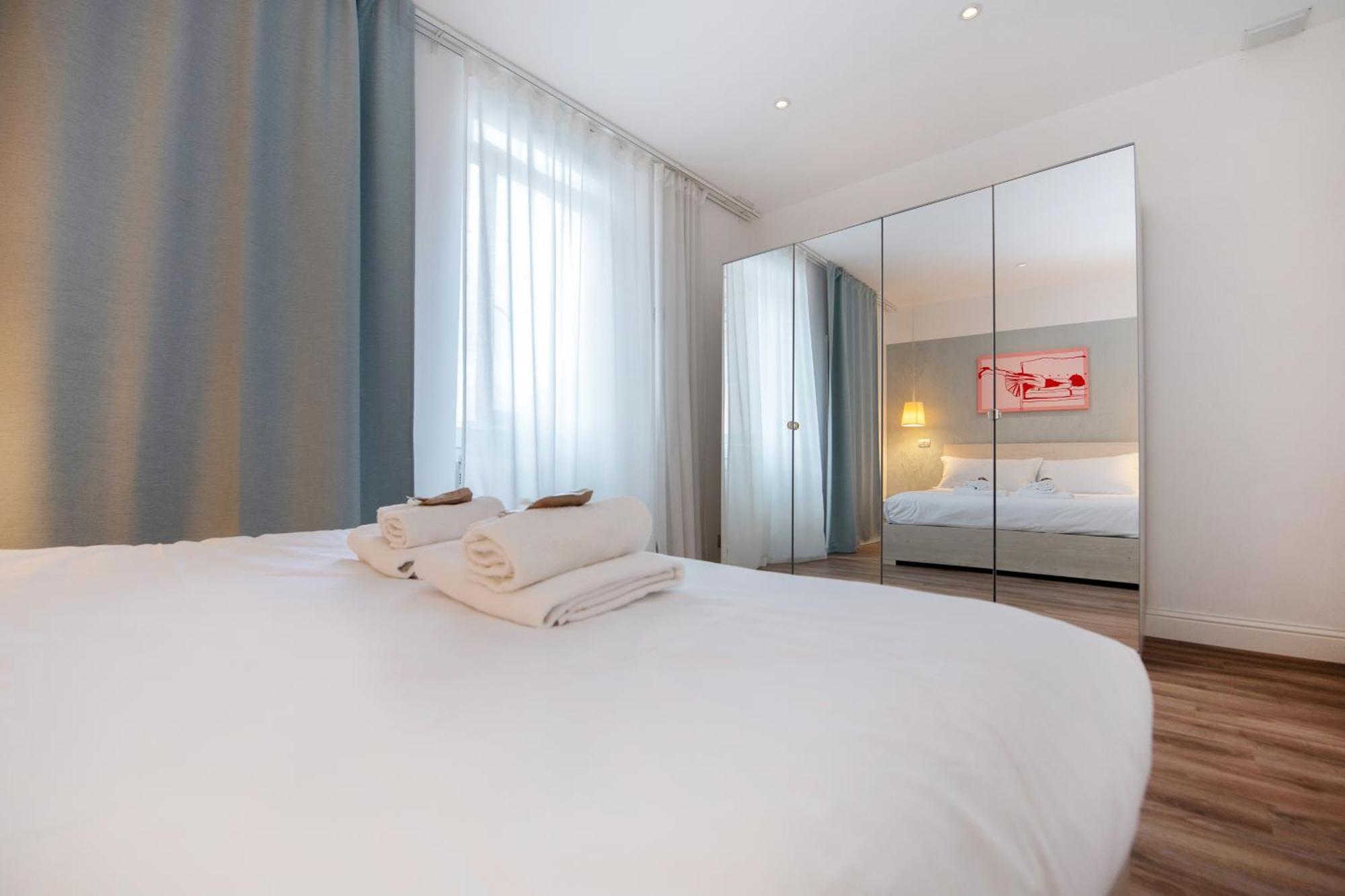 Colosseum View Accomodation โรม ภายนอก รูปภาพ