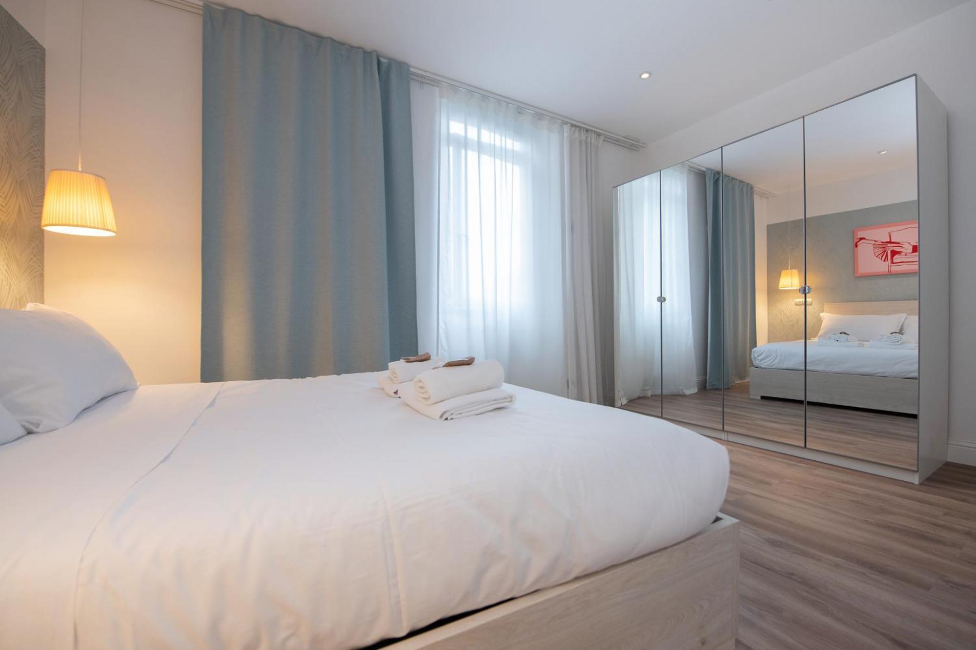Colosseum View Accomodation โรม ภายนอก รูปภาพ